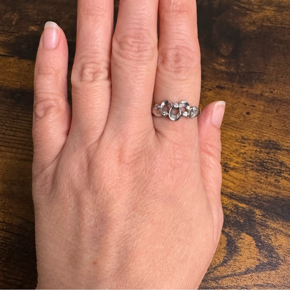 Sterling Silver Wavy Ring with Bezel CZ Stones size 9 Hallmarked 925 - Picture 8 of 12